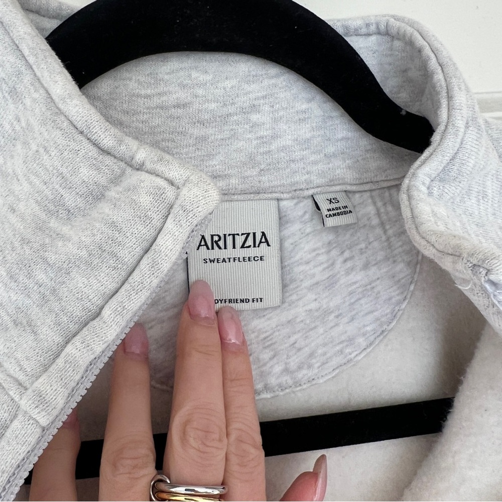 Aritzia cropped boyfriend fit zip up xs - Picture 2 of 3